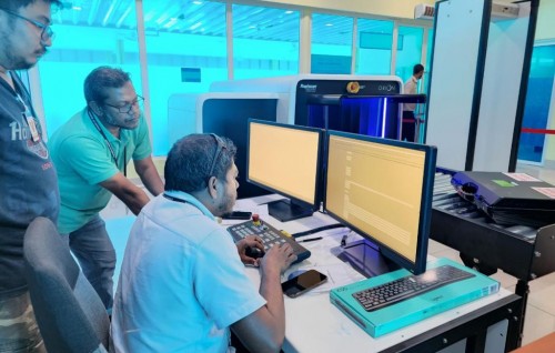 Rapiscan ge machine thakaa eku RACL ge airport thah DACA ge standard ah