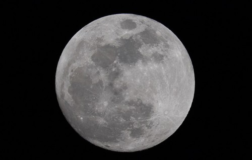 Miaharuge bodu ''Super Moon'' mirey