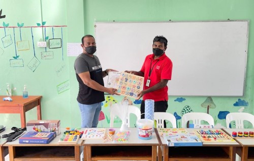 BML inn 9 School ehgge SEN class ah beynunvaa thakethi hadhiyaa koffi