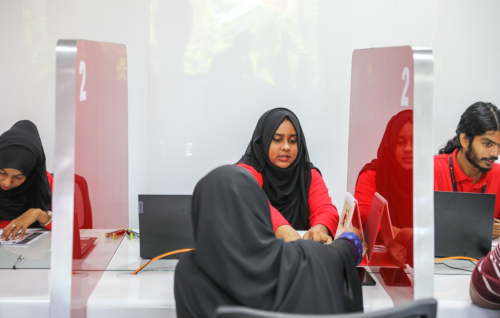 BML ge branch thakaai service center thah maadhamaa hulhuvanee