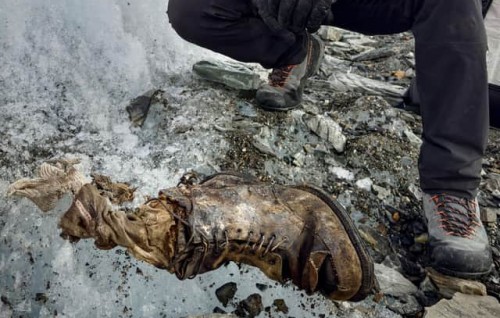 Mount Everest ah aranikoh gehllunu meehegge hashigandu 100 aharu fahun fenihjje