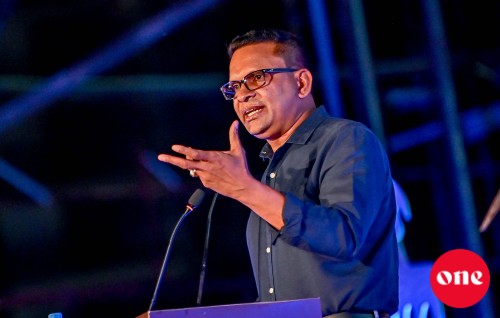 Kureege Raees innah aburuverikamaa eku ulheven jeheyne, emeehunge fahathun dhuvegen nuvaane: Nazim