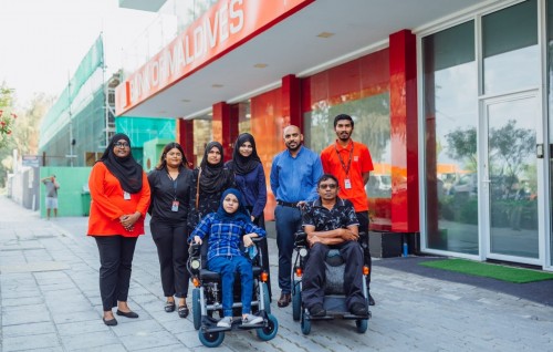Nukulhedhuntherikan hunna ithuru 33 meehakah BML in motorized wheel chair hadhiyaa kuranee