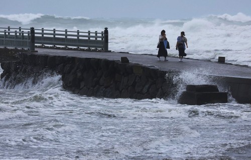 Typhoon Nanmadol batters Japan with record rain, killing one