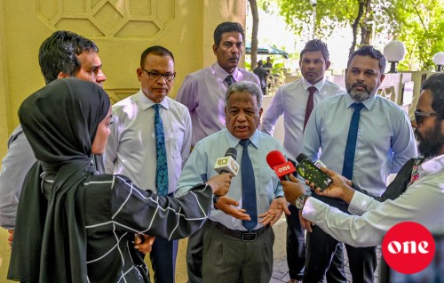 Sarukaaru bayyeh nukureveyne, alhugandu mennakee fin'di meehunneh noon: Saleem