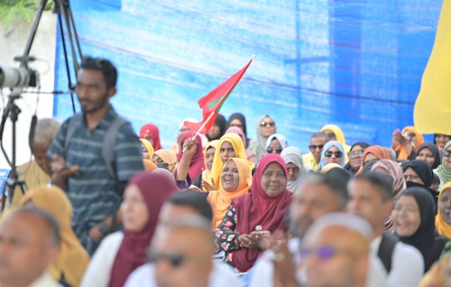 Rayyithun dhiriulhen ekasheegenvaa rashakah Hoarafushi mi hedhunee adhikiriyaa: Raees