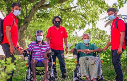 20 rashehgai thibi nukulhedhun therikan hunna 34 meehakah BML in motorized wheelchair hadhiyaa koffi