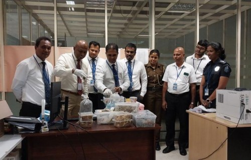 Vagah etherekuran ulhunu janavaaru thakeh Lanka airport in athulaigenfi