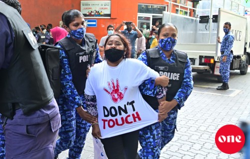 Idhikolhun Gender Ministry kairee kuri muzaaharaa in 5 meehaku hayyaru kohfi