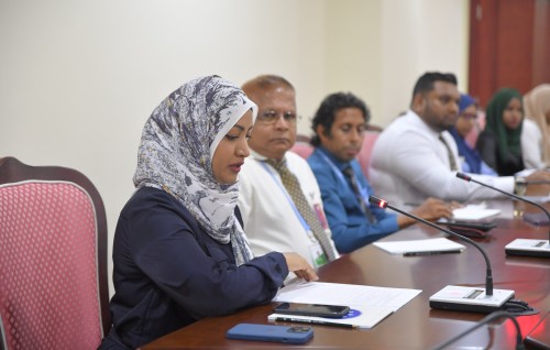 5 aharahvure gina dhuvasvee ulhandhu ethere nukureveygoiy hadhai, aharakah ethere kureveyne adhadheh kan'da alhanee