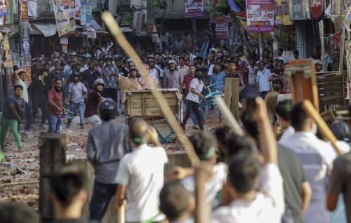 Bangladesh ge sarukaaru vazeefaa thakuge quota Supreme Court in uvaalaifi