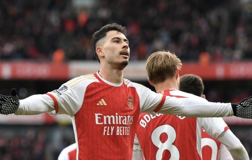 Bodu molhakaa eku Arsenal thasheege race ah