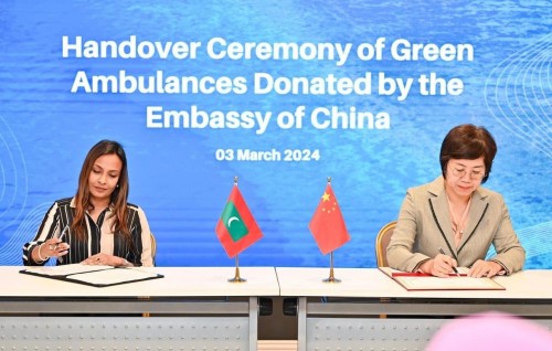 China in Raajje ah 12 green ambulance hadhiyaa kohfi