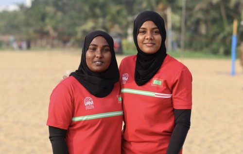 Naazima aai Rudhaina ge pair semi ah