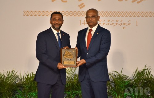 21 honourees receive the National Award of Recognition