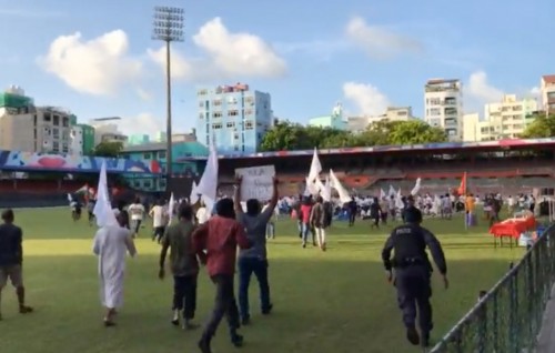 Yogaa hamanujehun:  Dhifaaun edhunee hamahamakan gaaim kureveyne gothah dhauvaathah ufulumah