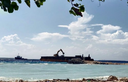 Lhaimagu bandharah ithuru kurevey sarahaddhu fun kurumuge bodu bai nimijje