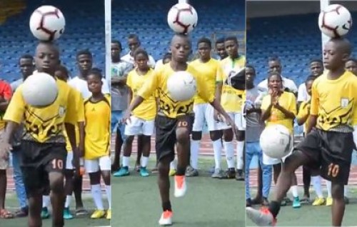 Umurun 11 aharugai kuhjjaku Football Freestyle Record muguraalaifi
