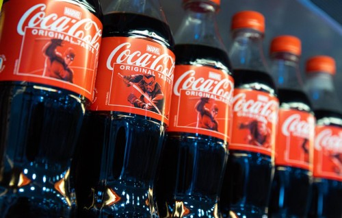 Coca-Cola aai Marvels gulhigen raajjeygai foarigadha campaign eh fashaifi