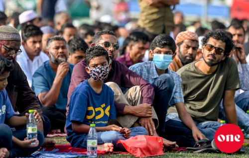 Raajjeyge hurihaa rashehgai Eid namaadhu kohffi