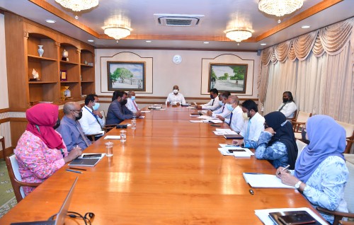 Teacherun ge massala thakuge dhiraasaagai faahagavi kankamaa gulhey gothun Raees aa mashvaraa koffi