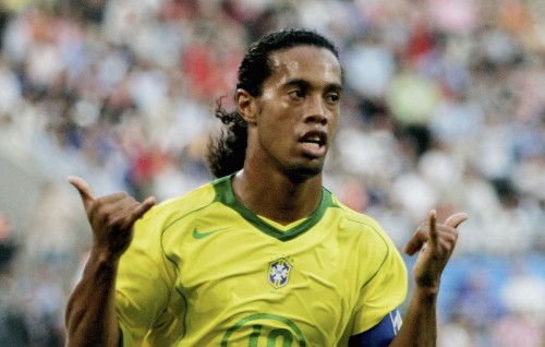 Soneva Jani gai Ronaldinho ge football camp eh