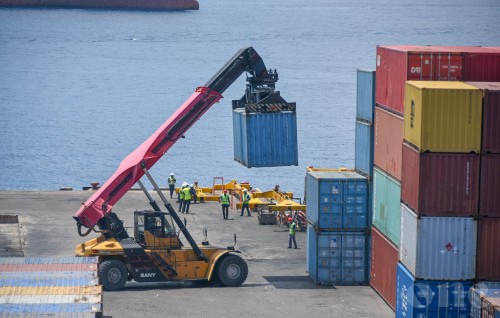 Lanka in container genaumah dhimaavi dhathithah hallu kohffi