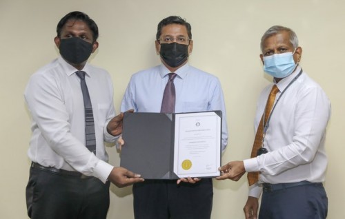 Payment hidhumaiy dhinumuge license Ooredoo aai Dhiraagu ah