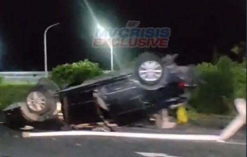Highway gai baaru speedugai dhuvvi police car eh furolhaalai nurakkaatheri accident eh