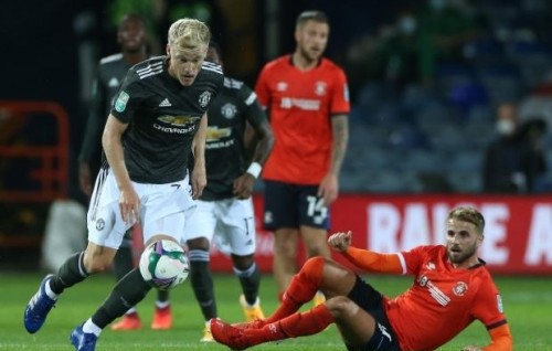League cup: 2 vana division ge Luton athun United ah faseyha molheh