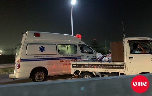 Highway gai dhe accident, ambulance akahves gehllunthakeh