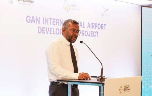 Visnumakee Addu airport thalhaalumah fahu, fahun zamaanee fenvarah tharaggee kurun: Fayyaz