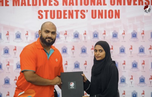 MNUSU Futsal Fiesta 2023 ge digital partner akah Dhiraagu