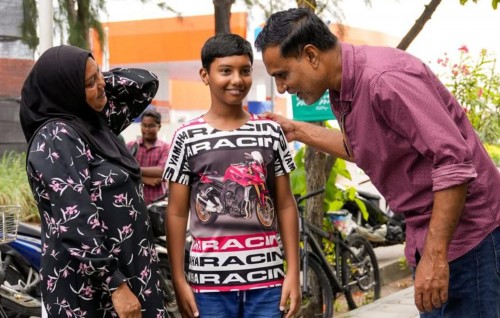 Doctor Shamheed akee Hulhumale' dhekunu dhaairaa ge 1 vana candidate, candidate number akee ves 1