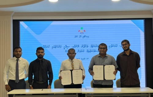 Dhe rasheige sihee marukazu tharagee kurumuge massakai bayakaa havaalu koffi