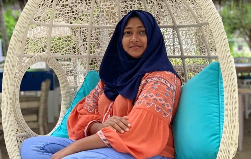 Allergic ve injection eh dhin gothun haalu goasvi Mary ge massalaigai fiyavalhu alhaifi