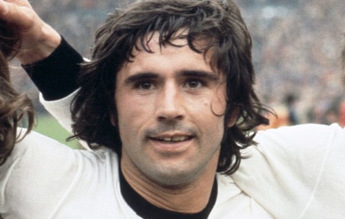 Football thaareehu dhuh enme molhi eh forward, legend Gerd Muller maruvejje