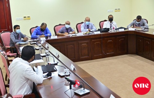 #OnePhoto : Minivan muassasaathakuge committee inn Election Commission aa bahddhalu kurun