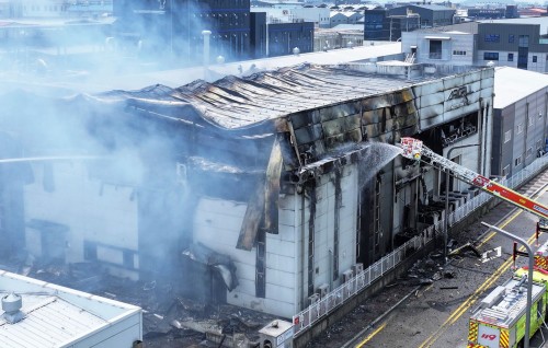 Dhekunu Korea gai Lithium battery ufadhdhaa factory eh roave 22 meehun maruvehjje