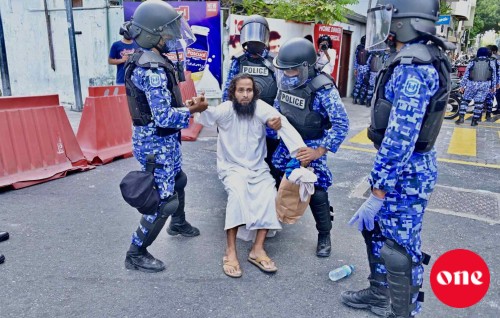 Idhikolhu muzaaharaage therein mihaathanah 28 meehaku fuluhunge belumuge dhashah