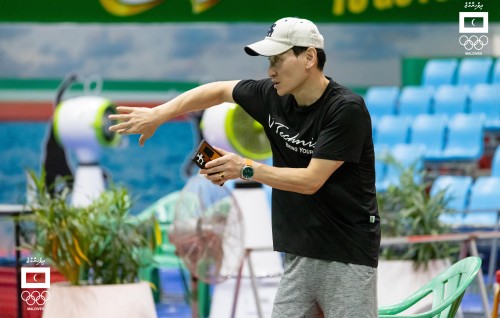 Thajuribaa bodu coach ehge ehee aai International gina furusathu thakaaeku Badminton team ah kurierumaai ithubaaru