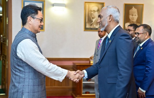 India sifain fonuvaalumuge mashvaraathah kaamiyaabu: Raees