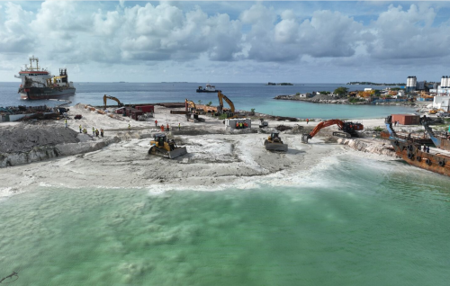 Hulhumale phase 3 ge furathama bai hikkai ninman adhi 2 dhuvas nagaane: Urbanco