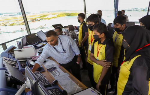 MACL in school dharivarunnah haassa kohgen career expo eh fashaifi