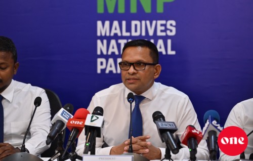 Nizaamu ge mashvaraa ah Nasheed dhauvathu dhehvi, gotheh ninmaanee mashvaraa ah fahu: Nazim