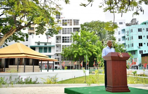 Kalhuvakaru miskithah sarukaarun hamajassaidhin bimakee e miskithuge dhaaimee vazanah vaane kamah unmeedhu kuran: Raees