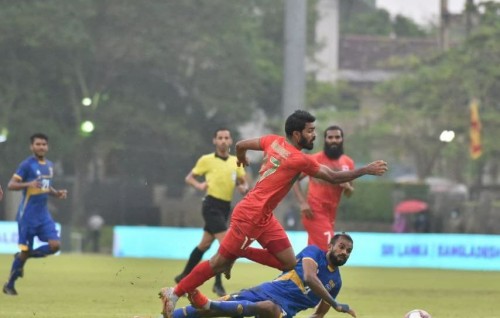 4 goal ge lead eh gelluvailaa, Raajje ah Lanka kairin maayoosee point eh
