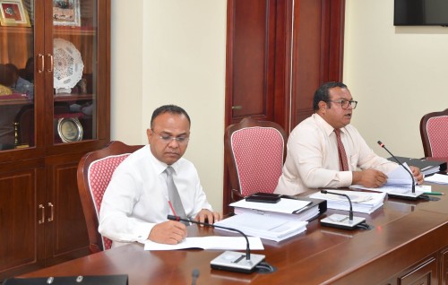 241 committee akee dhemigendhaa committee eh kamah ninmai, mugariraai naibu mugarriru badhaleh nukuri