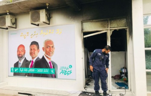 Campaign offihugai roakolli meehaa hayyaru kuree filan Raajjeyn beyrah dhaan airport gai huhtaa: Fuluhun