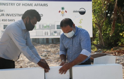 Hurihaa hakatha eh dhuvaalevenee thiyaagi kamaai thanavaskamah: Imraan
